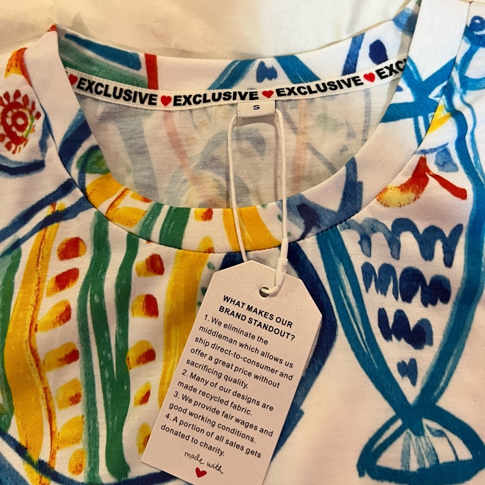 Colorful fish like print tank top. - Picture 5 of 6